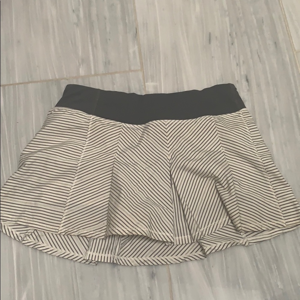Lululemon skort size 4